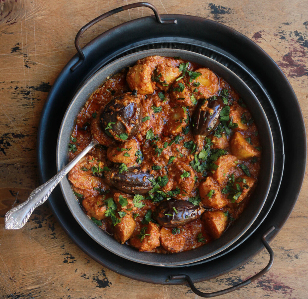 Aakha Ringan Bateta nu Shak   Gujarati Eggplant and Potato Curry - 70