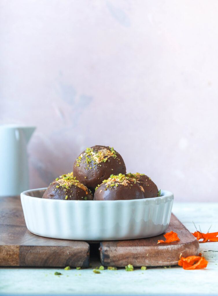 Chocolate Besan Ladoo