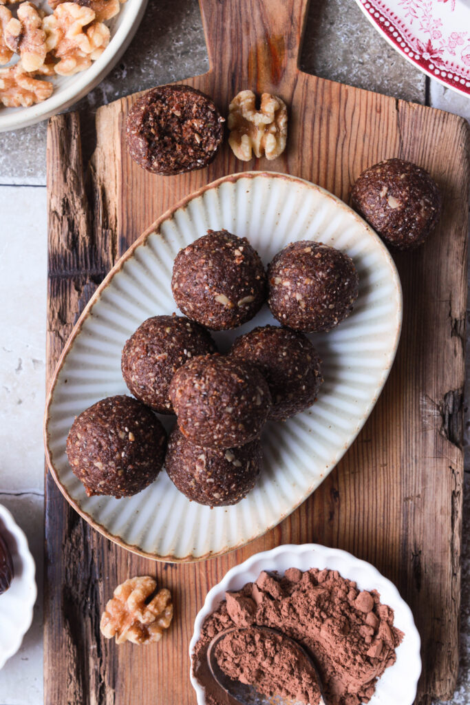 Walnuts and Oats Chocolate Truffles