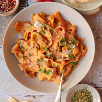 Roasted Tomatoes and Red Pepper Pasta