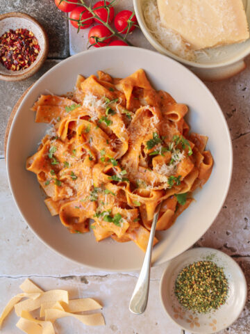 Roasted Tomatoes and Red Pepper Pasta