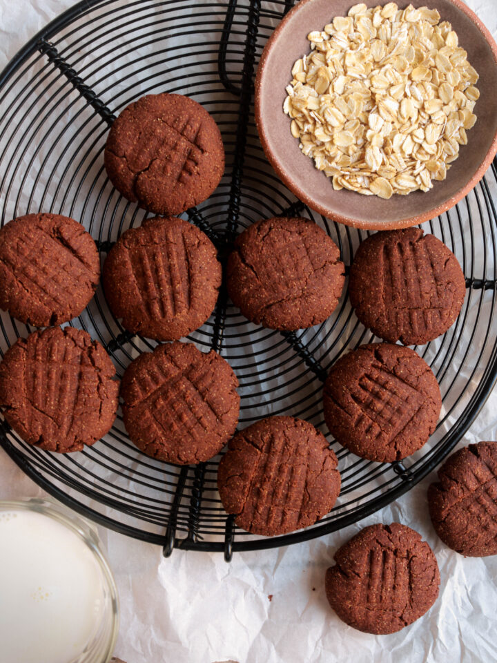 5 Ingredient Oat Chocolate Cookies (Air fryer and oven option)